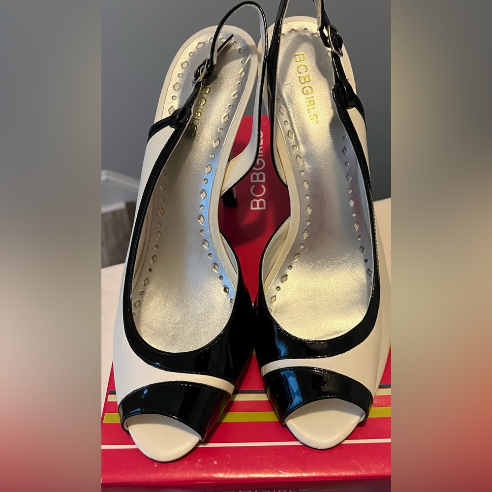 Brand New Black &White Open toe Pumps size 10